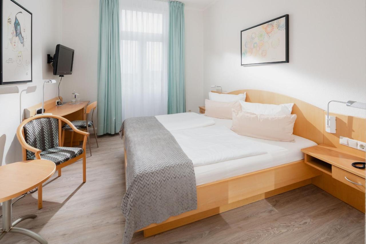 Hotel Kuenstlerhaus Нордерней Экстерьер фото